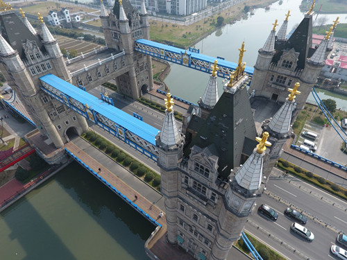 Suzhou builds replica of Tower Bridge